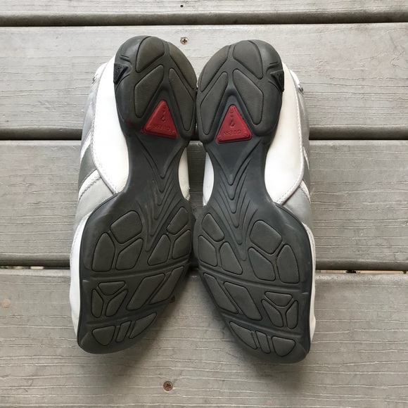 Guess sports men’s shoes - Picture 2 of 4